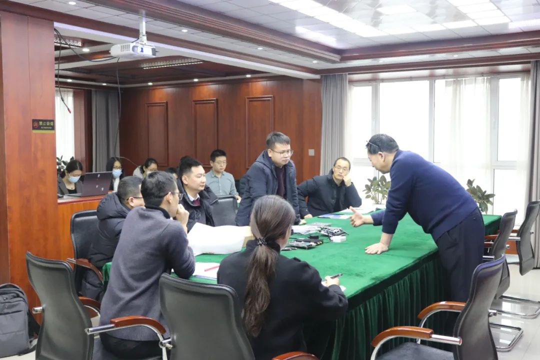 中交路橋科技與桂林理工大學(xué)聯(lián)合開(kāi)展校企合作科技攻關(guān)研討會(huì)