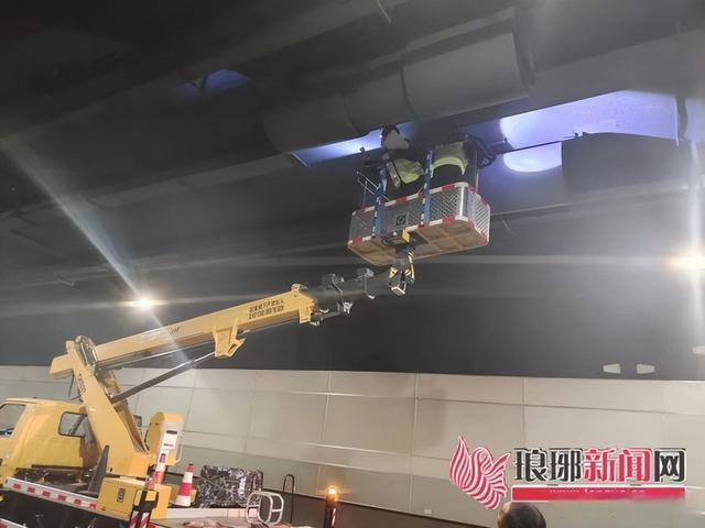 山東臨沂完成三河口隧道定期檢測工作，涉及主體結(jié)構(gòu)，附屬機(jī)電設(shè)備，結(jié)構(gòu)裂縫及滲漏水、路面錯臺變形縫等病害專項(xiàng)檢測